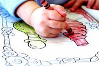 Design the walls yourself in the children's room with coloring templates