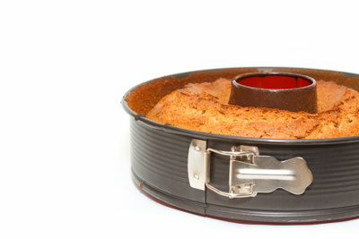 You can easily measure such a cake pan.