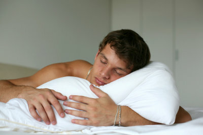 Pacientes com dor abdominal, em particular, às vezes babam durante o sono. 