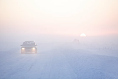 القيادة الآمنة على طرق الشتاء.