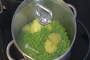 新鮮なエンドウ豆 - おいしい野菜のレシピ