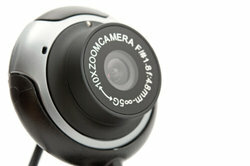 Du kan videochatta med en webbkamera.