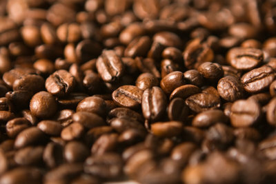 O café pode eliminar odores desagradáveis.