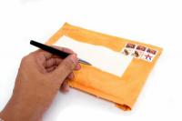 Aprēķiniet preču sūtīšanas pasta izdevumus