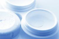 Lag din egen saltvannsløsning for kontaktlinser