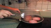 VIDEO: Make your own burger patties