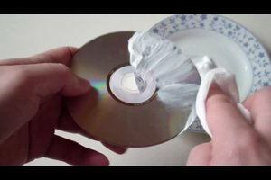 «Как убрать царапины с компакт-диска?» - Вот как это работает