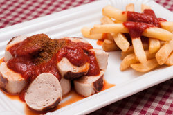 Currywurst and French fries are a calorie bomb.