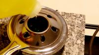 ΒΙΝΤΕΟ: Πώς να χρησιμοποιήσετε σωστά την πάστα καυσίμου για το fondue