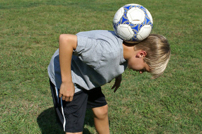 Kiekvieno futbolo triuko galima išmokti per daug praktikos.