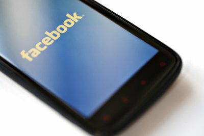 Küldjön hangulatjeleket, profilképeket és logókat a Facebookon keresztül.