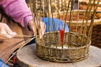 Basket weaving: weaving your own baskets