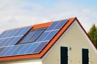 Combine fotovoltaica e energia solar térmica
