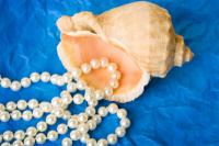 Differentiate real pearls from fakes