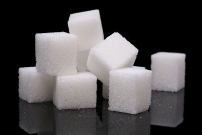 סוכר מסייע בשיהוקים.