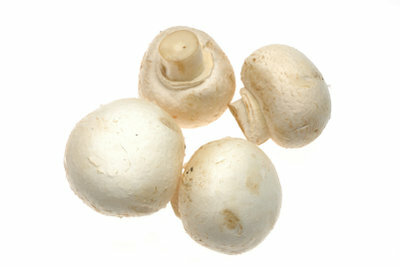 Gevulde champignons met fetakaas zijn heerlijk.