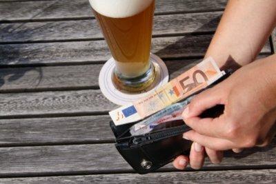 400 यूरो की नौकरियां सामाजिक सुरक्षा से मुक्त हैं।