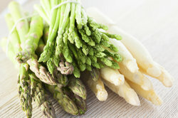 Grønn og hvit asparges - for en nytelse