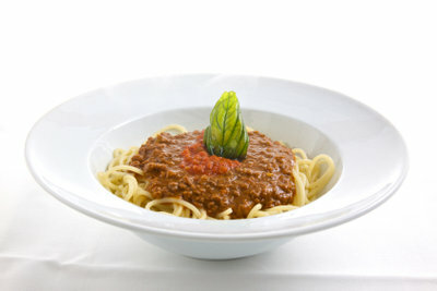 Ви також можете заощадити калорії за допомогою спагетті Болоньєзе.