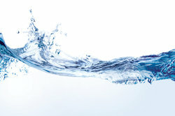 L'acqua è liquida a temperatura ambiente.