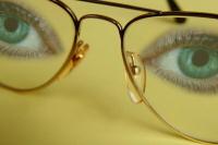 Cleaning plastic lenses - you should pay attention to this