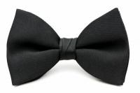Tailor black bow ties for tuxedos yourself