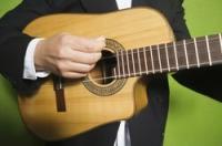 Antonio Banderas og gitar