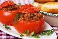 Fyldte tomater med hakket kød og ris