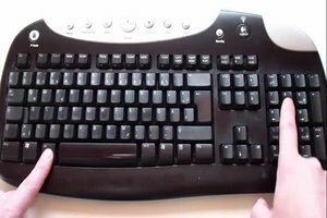 Ketik karakter high-2 dengan keyboard