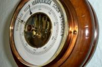 Measure the humidity in percent with the barometer