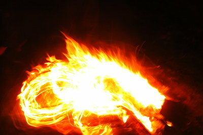Dragonii provoacă daune provocate de foc.