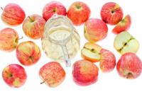 Készítse elő az almafröccsöt egészséges és ízletes módon