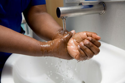 Hygienekunnskap formidles under helseundervisning.
