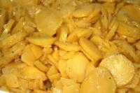 Retsept kartulisalatile äädika, õli ja hapukurgiga