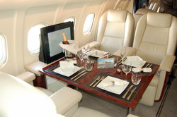 Volare in un jet privato, bellissimo lusso: non è necessario prenotare un posto.