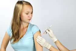 للأسف لا يوجد تطعيم ضد فيروس نقص المناعة البشرية حتى الآن.