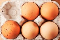 Use huevos enteros para hornear