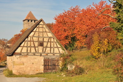 Barn in autumn.