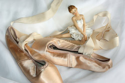 Sašite kostim balerine za omiljenu lutku vašeg djeteta.