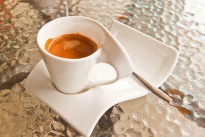 Espresso vidutiniškai yra didžiausias kofeino kiekis.