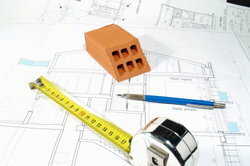 Pred začetkom gradnje je treba določiti statiko temeljev.