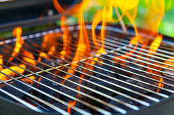 Le feu est également utilisé dans les barbecues. 