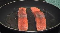 VIDEO: Preparare il salmone in padella