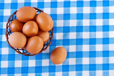 Les œufs de poule doivent être conservés dans un endroit frais.