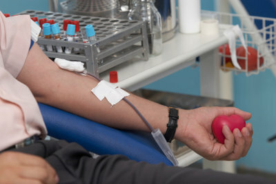 献血者は最初に休むべきです。