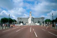 Hvem bor i Buckingham Palace?