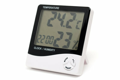 With a hygrometer you can keep an eye on the humidity.