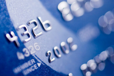 Ottenere la propria carta di credito è un passo importante nell'uso responsabile del denaro.