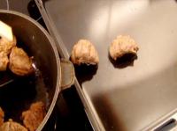 فيديو: طهي شرائح اللحم البقري باستخدام طريقة الطهي المنخفضة