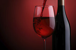 Atidarytą raudonąjį vyną turėtumėte išgerti per kelias dienas.